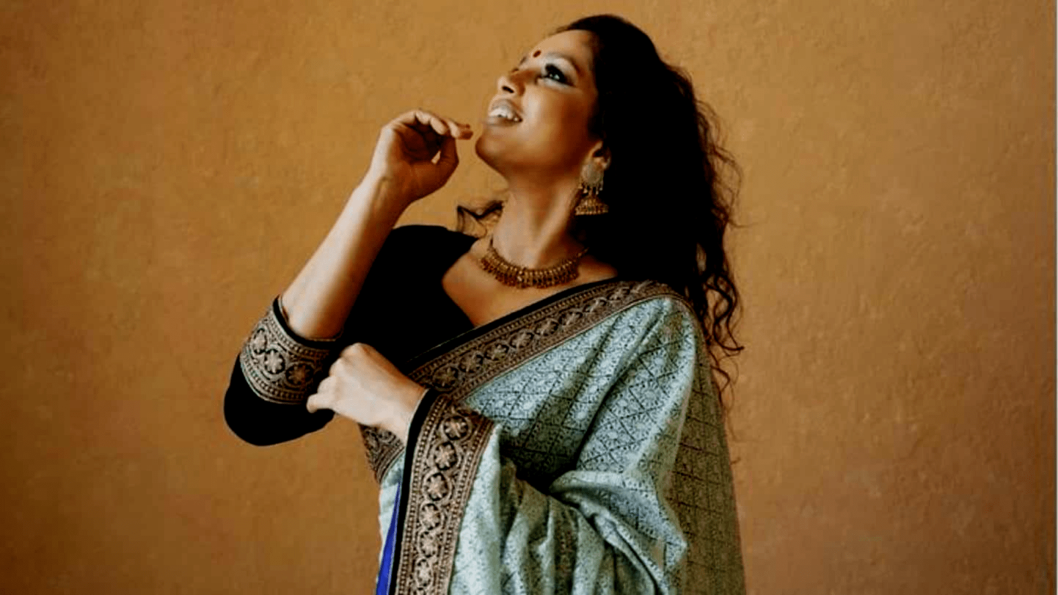 Six yards of elegance